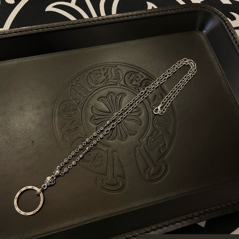 Ch**me He**ts necklaces
